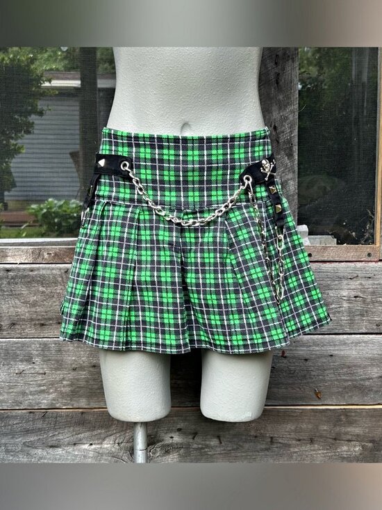 Tripp nyc Dresses & Skirts - Vintage Y2K Tripp NYC Green Plaid Pleated Studded Chain Skull Punk Mini Skirt